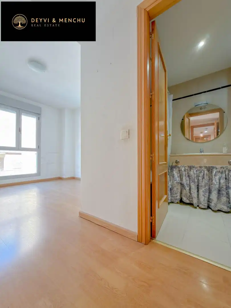 Piso en venta en ALCALDE HENCHE DE PLATA, Sanchinarro