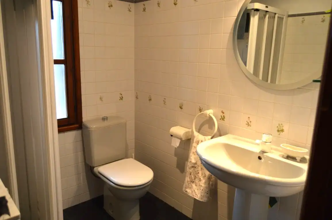Baño de Casa o chalet de alquiler en Prullans con Jardín privado, Parquet y Terraza