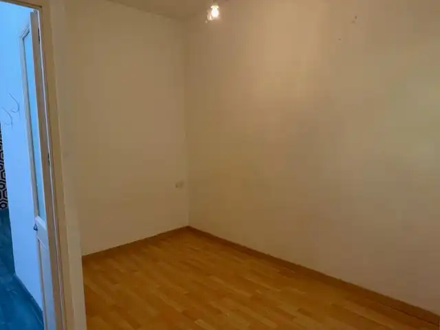 Piso en venta en Barcelona con Parquet, Horno y Balcón