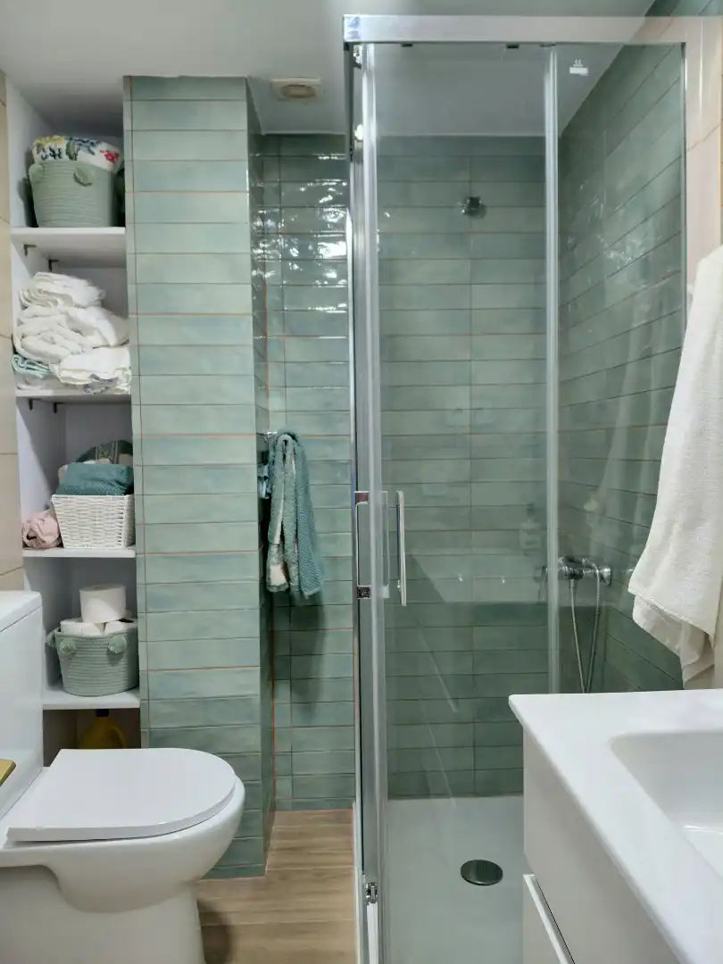 Baño de Apartamento de alquiler en Las Palmas de Gran Canaria con Amueblado, Horno y Lavadora