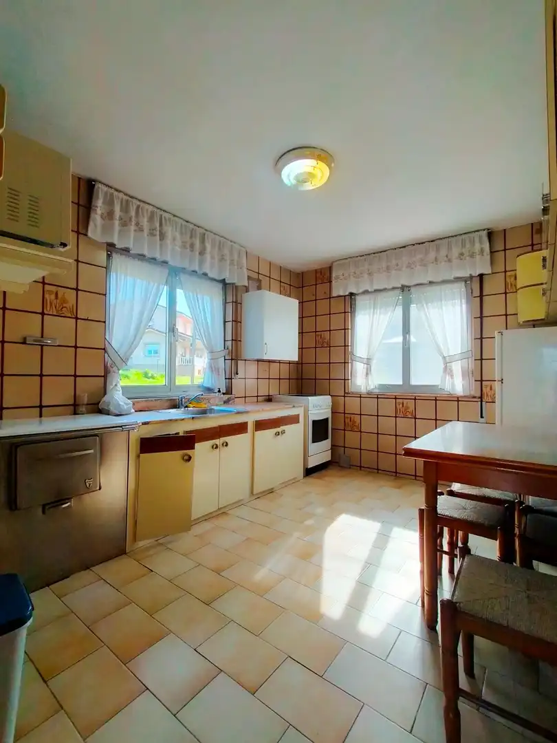 Cocina de Finca rústica en venta en Soto del Barco con Jardín privado, Terraza y Trastero