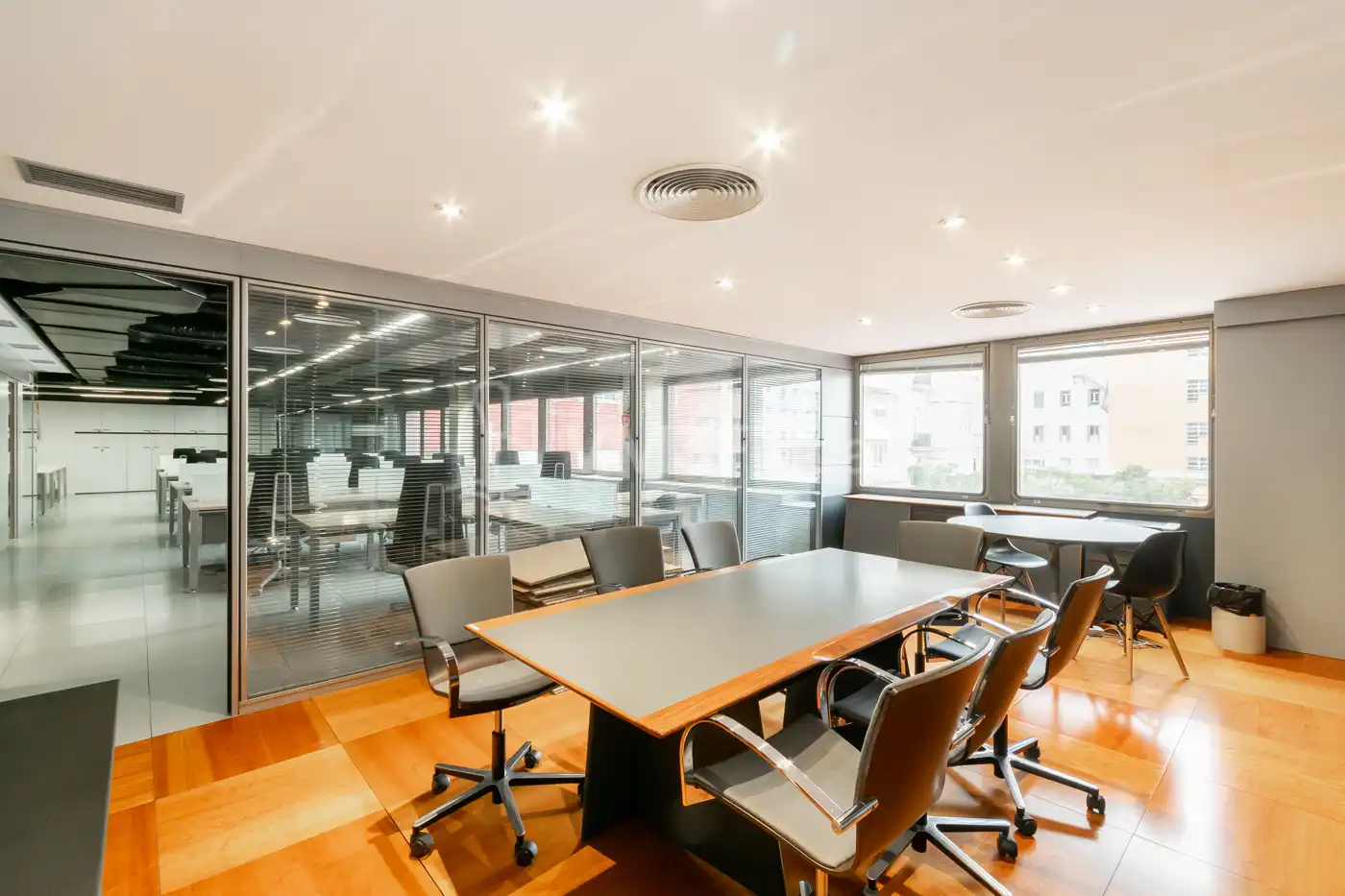 Oficina con ascensor en venta en Via Augusta