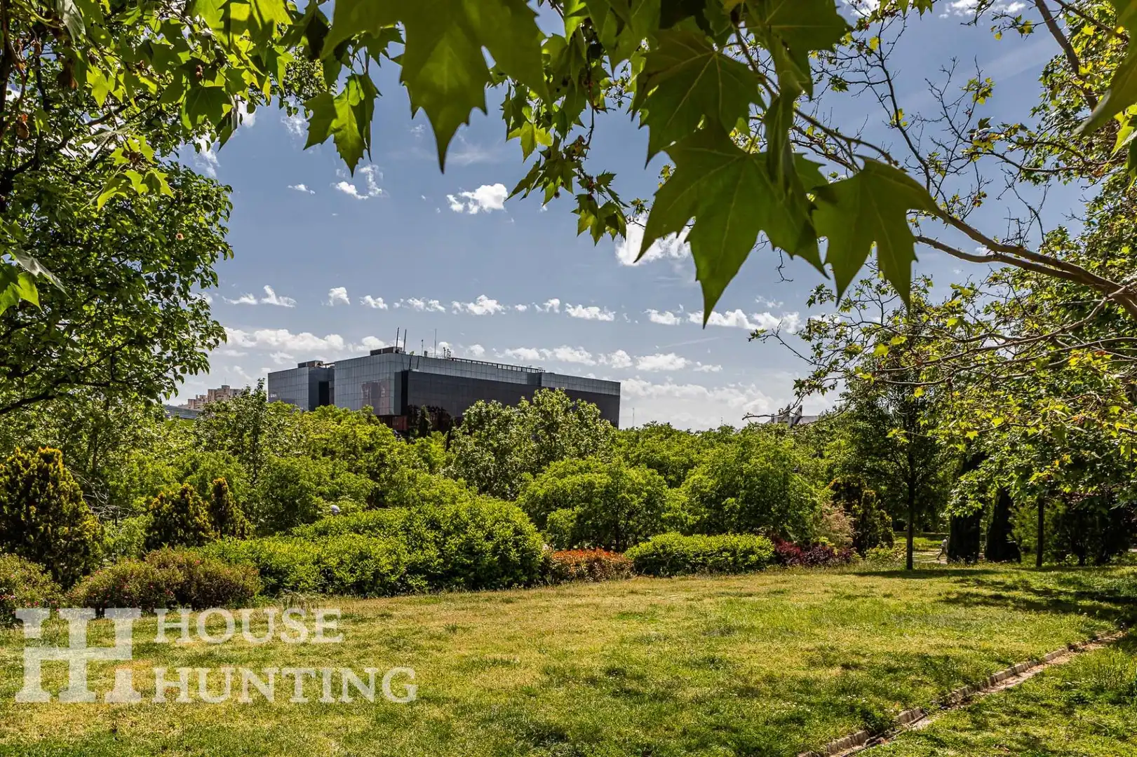Vista exterior de Piso en venta en Madrid con Calefacción