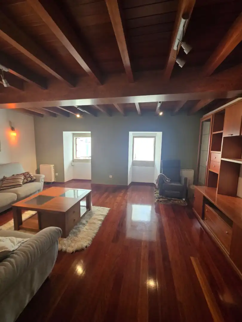 Sala de estar de Casa adosada en venta en Viveiro con Calefacción, Parquet y Horno