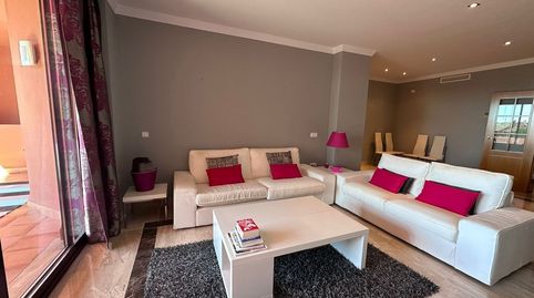 Foto 4 de Piso en venta en Calle Sefardi, 6, Guadalmansa, Estepona