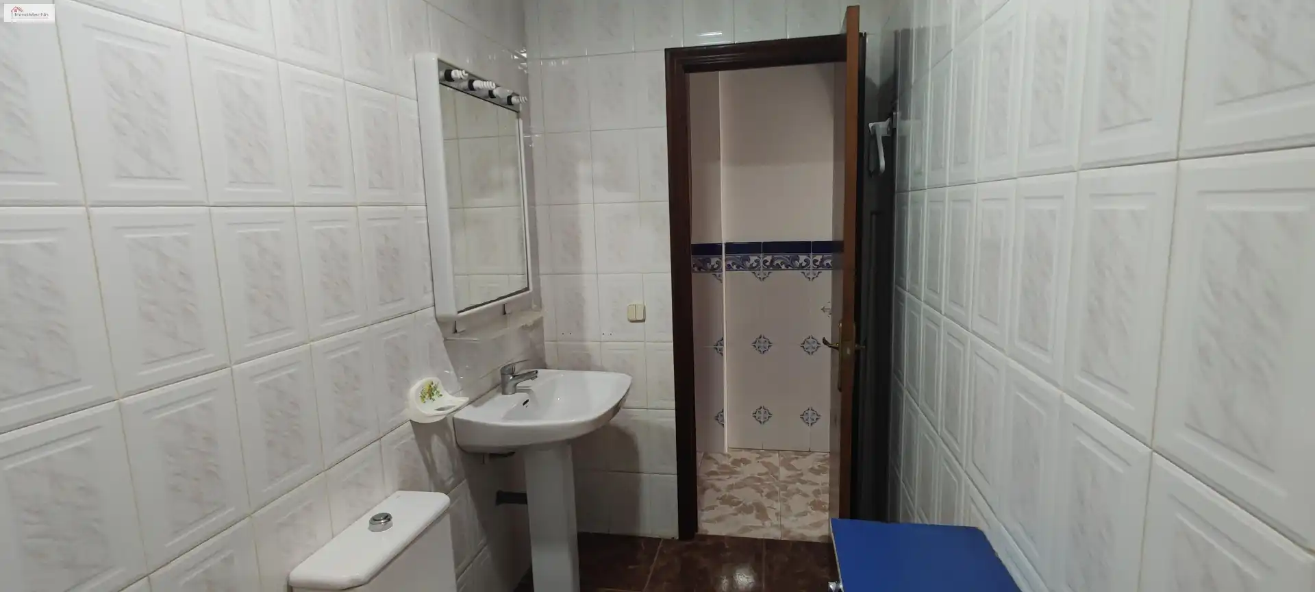 Baño de Casa adosada en venta en Alcalá del Río con Aire acondicionado, Terraza y Trastero