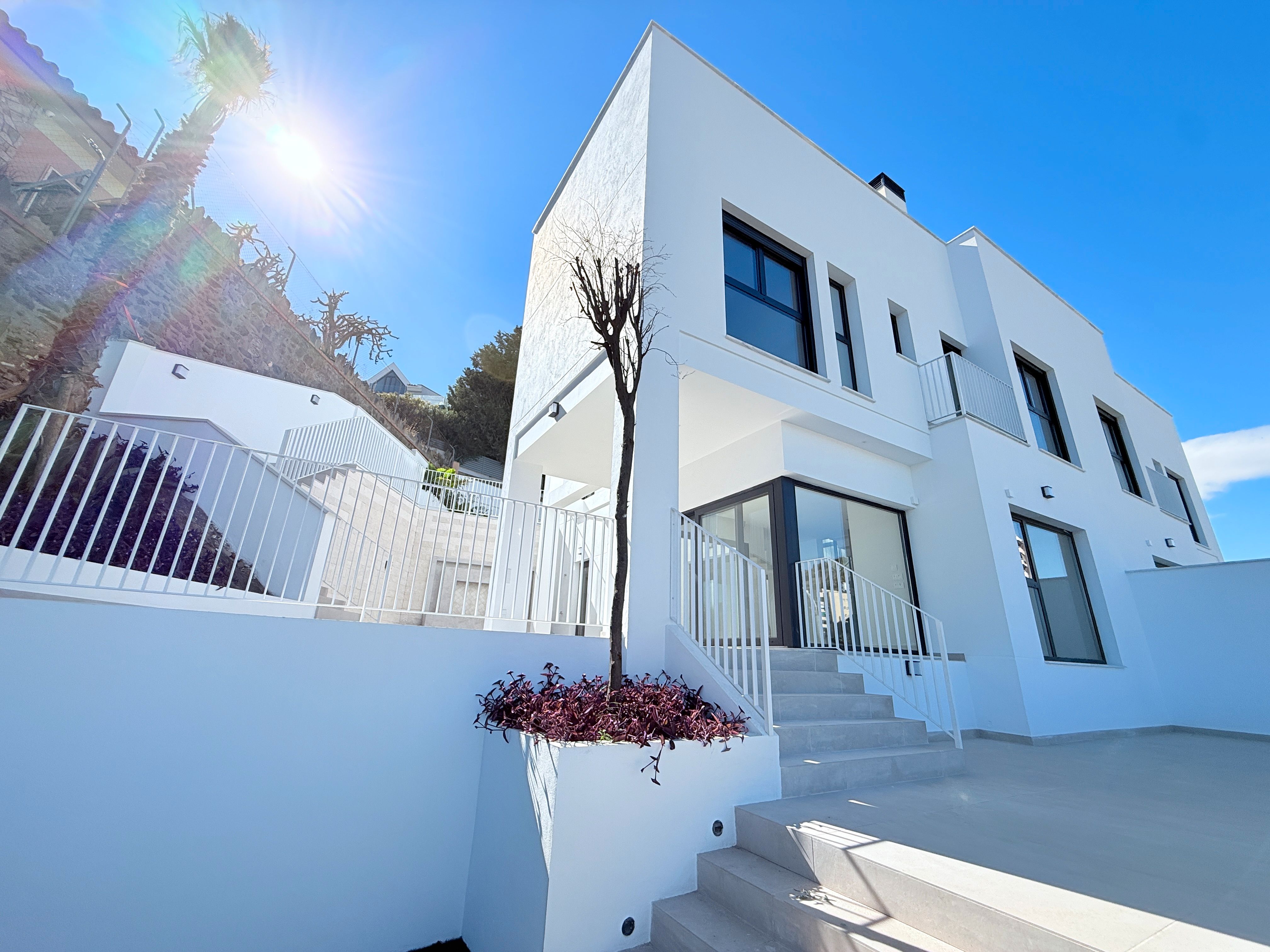 Exterior view of Single-family semi-detached for sale in Málaga Capital  with Heating, Private garden and Balcony