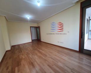 Flat to rent in Ourense Capital   with Heating, Parquet flooring and Terrace