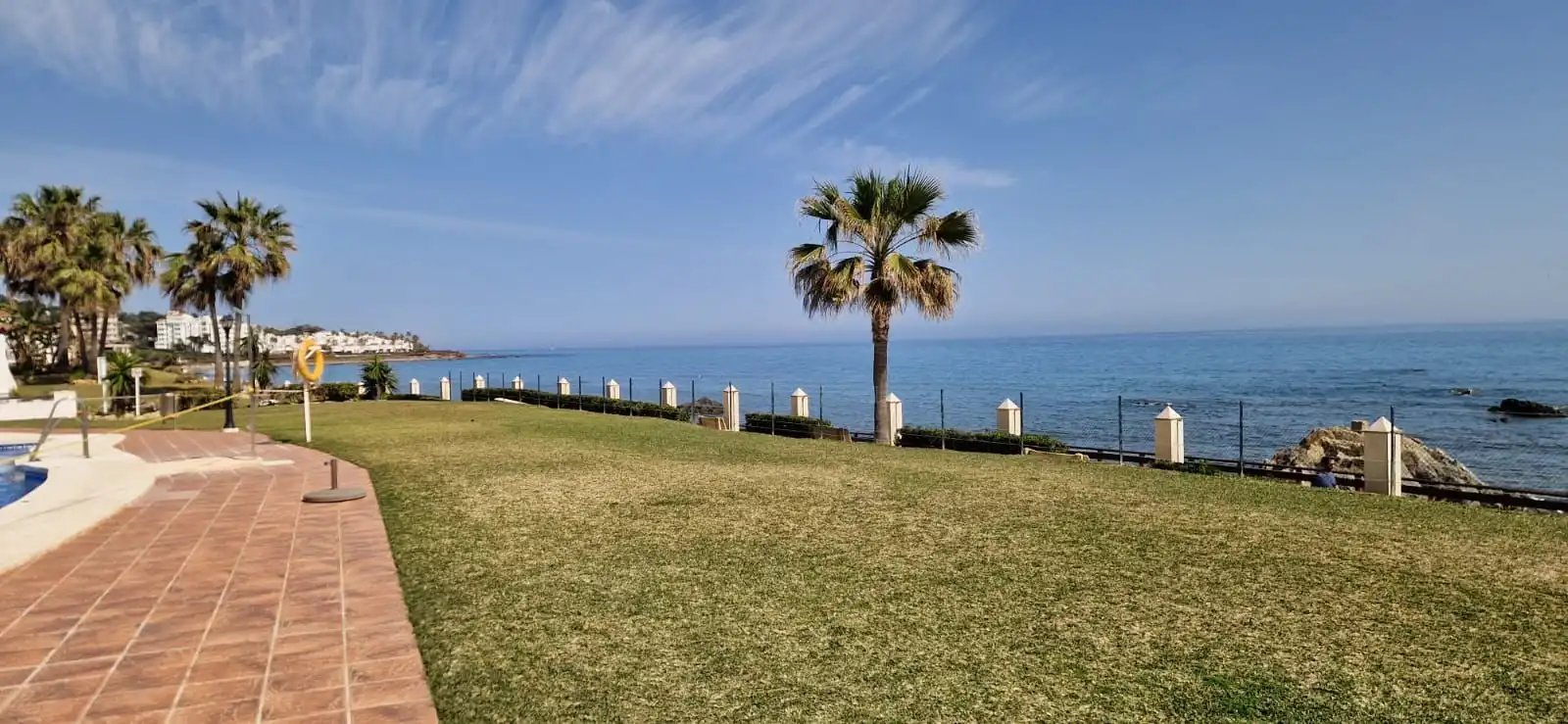 Apartamento con piscina en venta en Calahonda, imagen 11