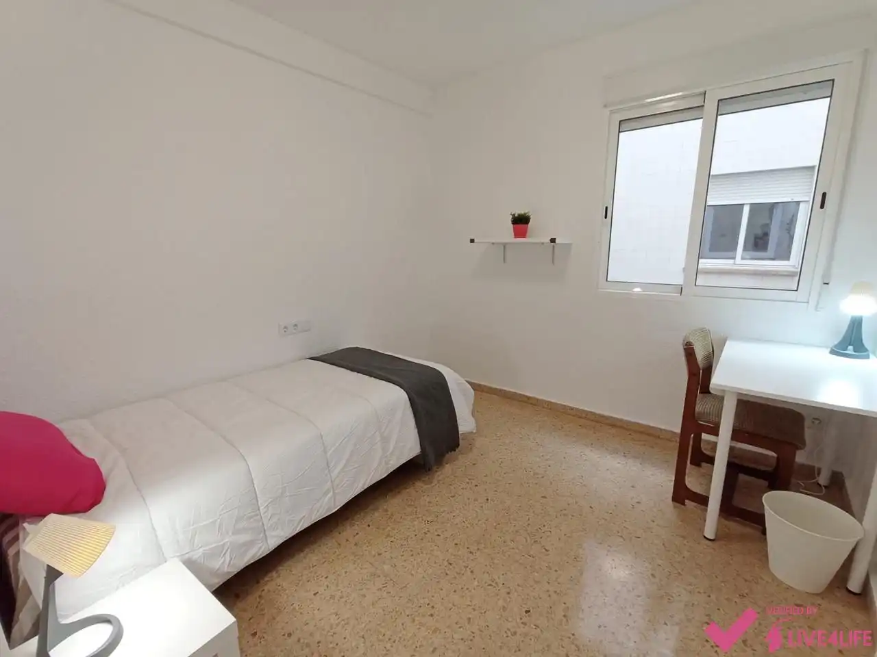 Habitación de Piso de alquiler en Burjassot con Aire acondicionado, Terraza y Amueblado