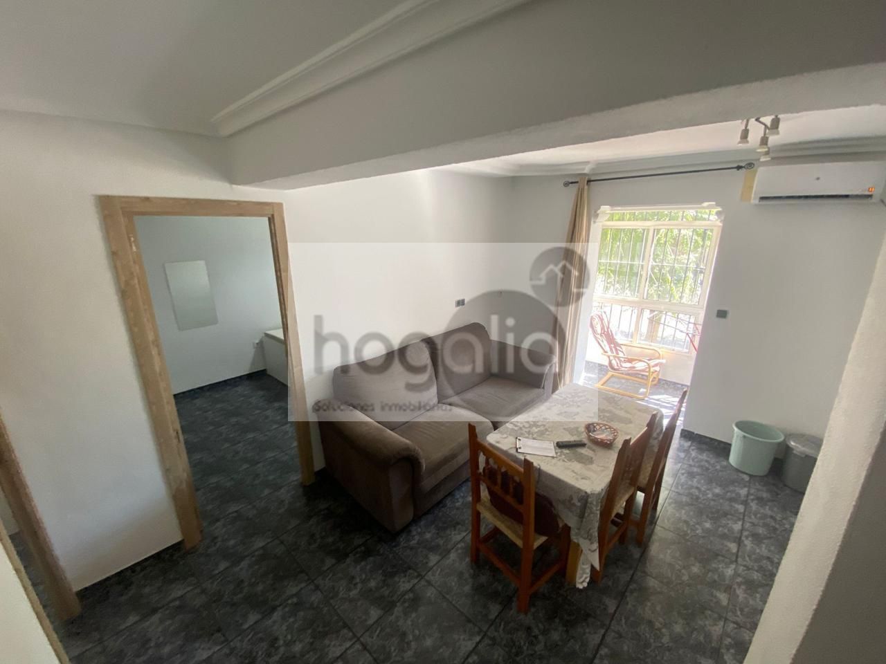 Living room of Flat to rent in  Sevilla Capital  with Air Conditioner, Terrace and Furnished