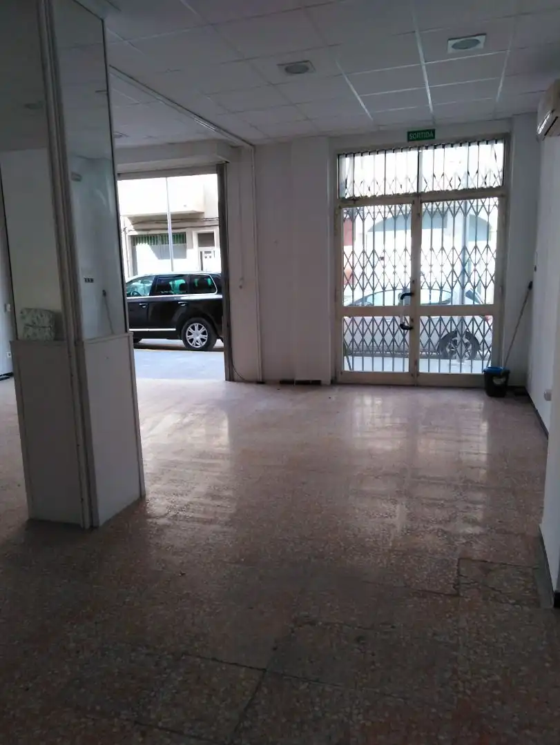 Local comercial en alquiler en Carrer del Crist de la Mar 124, imagen 4