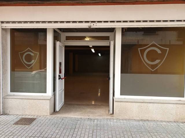 Local comercial en Alquiler en Emilio Martínez Sánchez en Curtis