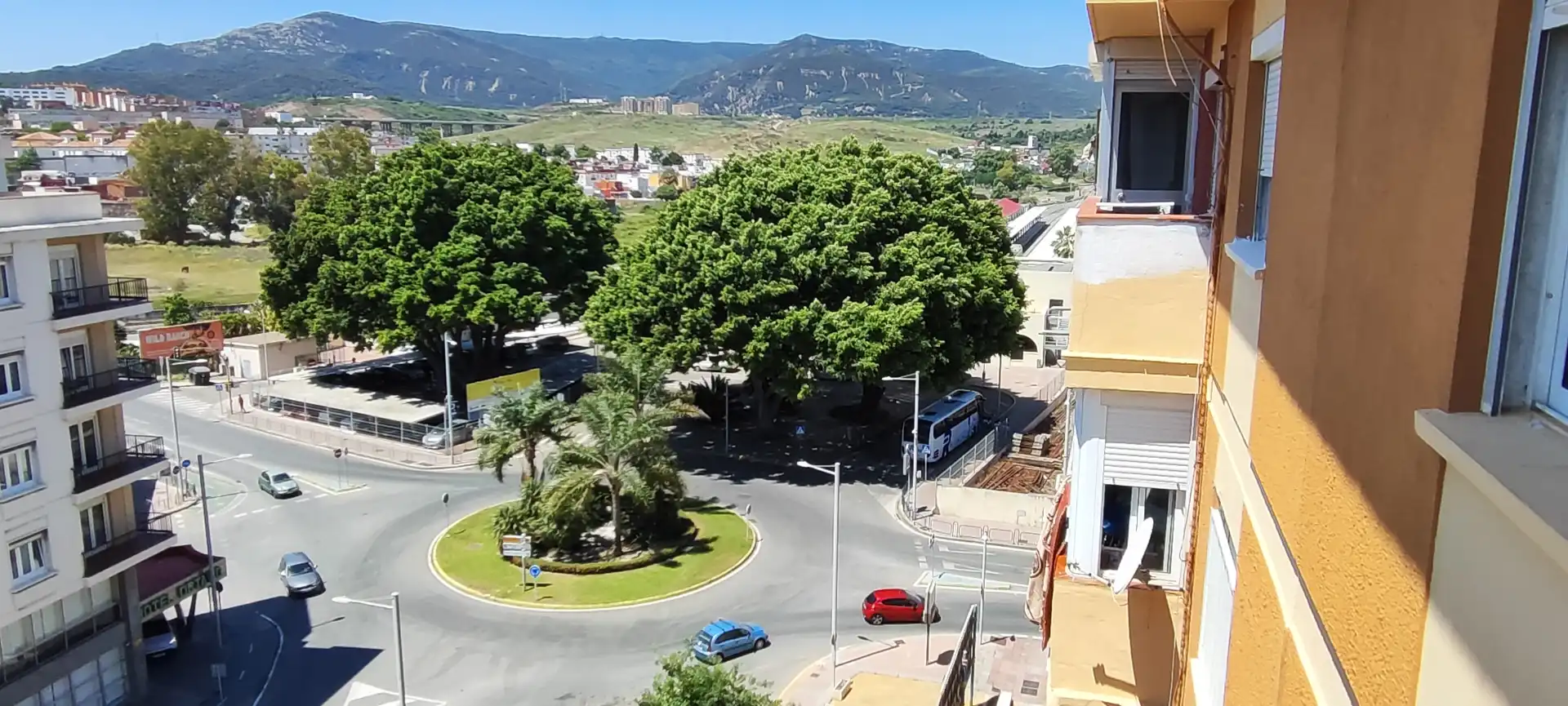 Exterior view of Flat for sale in Algeciras  with Heating, Terrace and Furnished