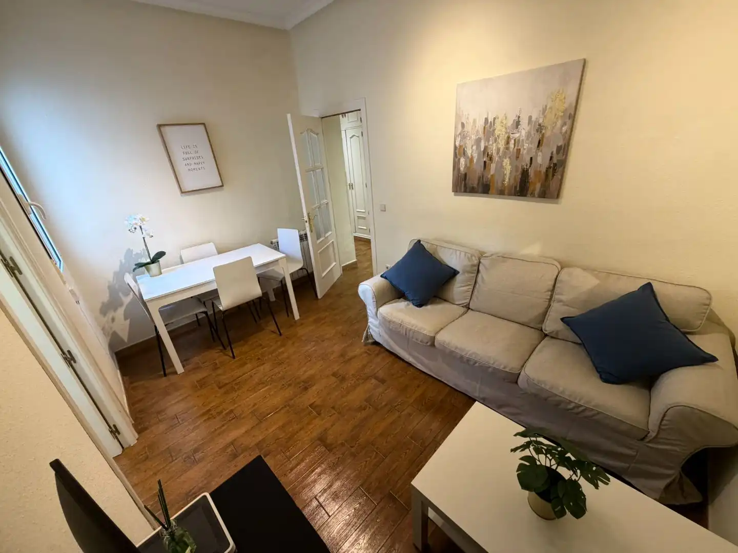 Sala d'estar de Pis de lloguer en  Madrid Capital amb Aire condicionat