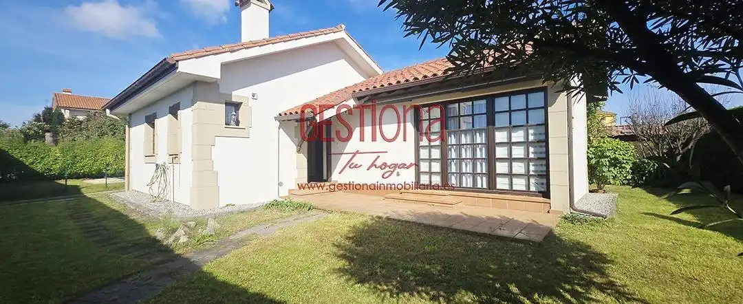 Vista exterior de Casa o chalet en venta en Ribamontán al Mar con Calefacción, Jardín privado y Piscina