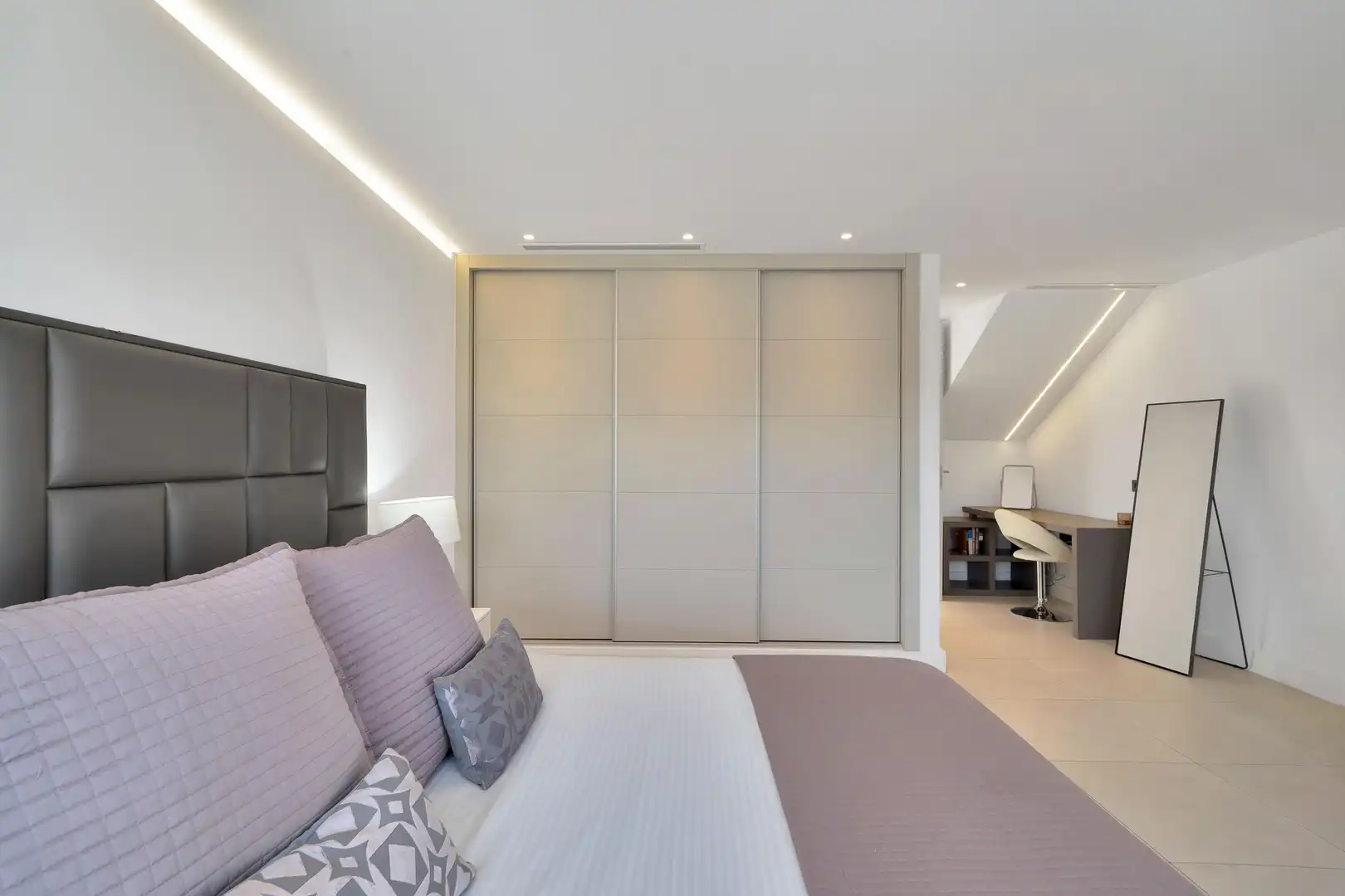 Schlafzimmer von Maisonette zum Verkauf in Marbella mit Klimaanlage und Heizung