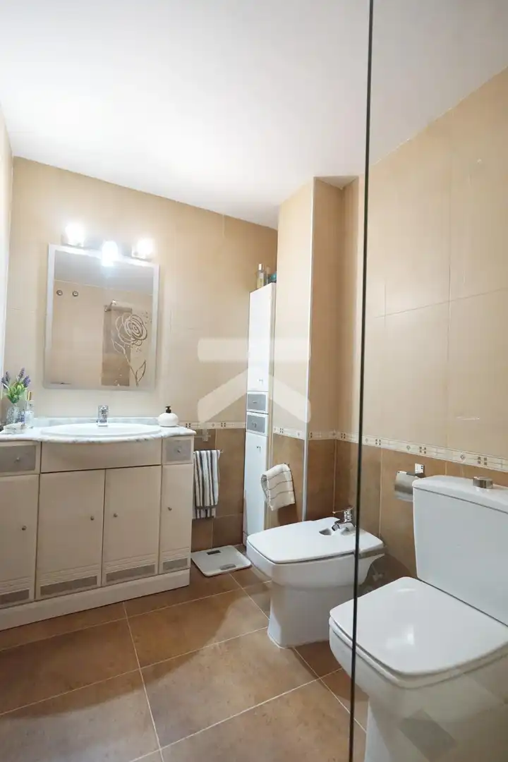 Baño de Piso en venta en Tarragona con Aire acondicionado, Calefacción y Balcón