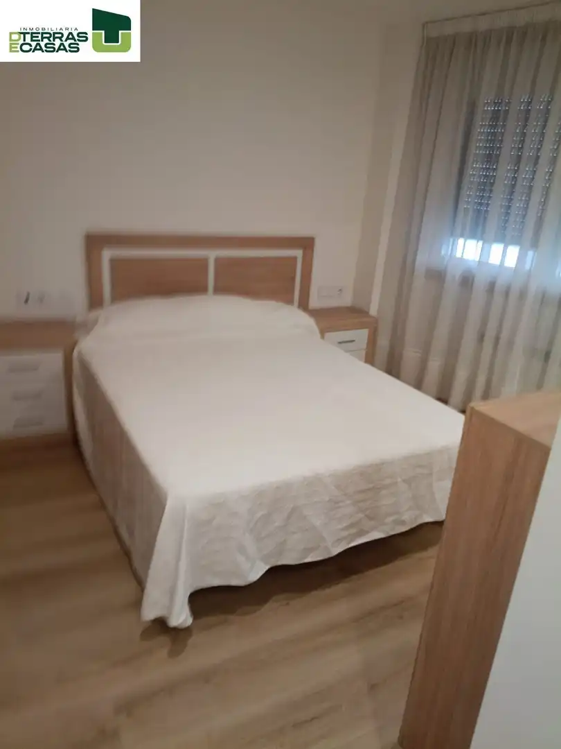 Bedroom of Flat for rent in Pontevedra Capital   with Heating, Storage room and Furnished