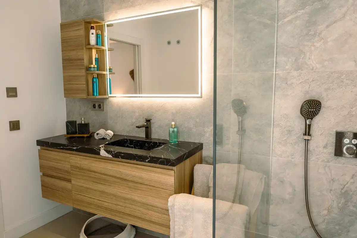 Bathroom of Houses for rent in Estepona