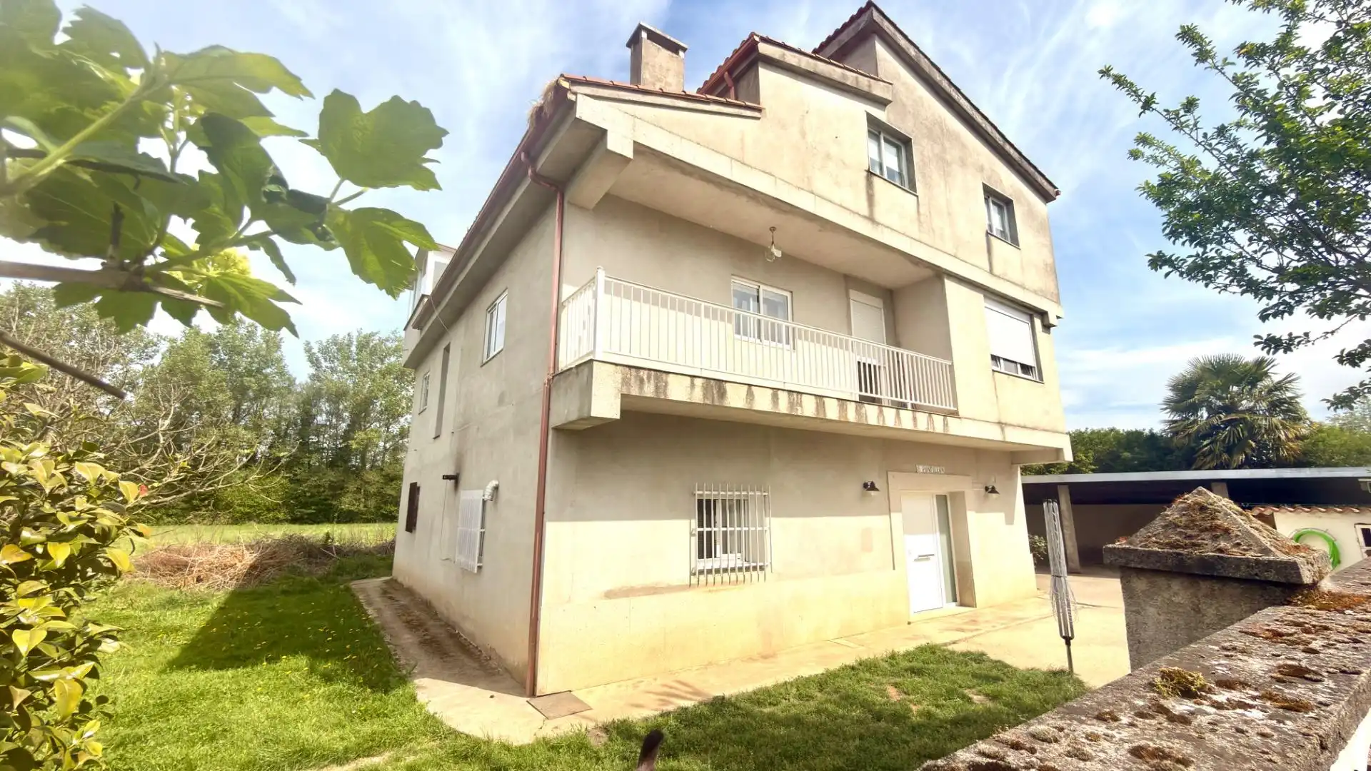 Vista exterior de Finca rústica en venda en Monforte de Lemos amb Calefacció, Jardí privat i Moblat