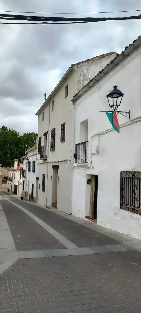 Vista exterior de Casa adosada en venta en Uclés con Amueblado