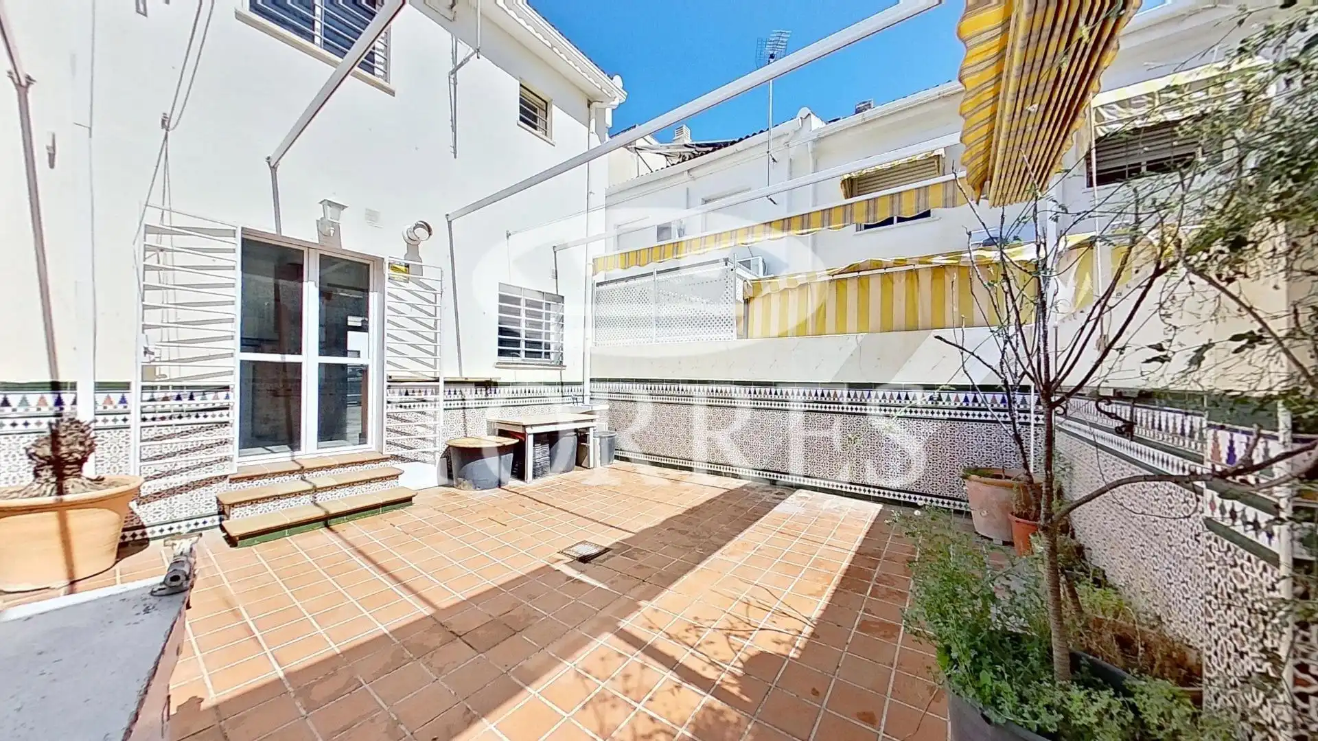 Außenansicht von Einfamilien-Reihenhaus zum Verkauf in Málaga Capital mit Terrasse und Abstellraum