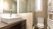 Bathroom of Flat for sale in  Barcelona Capital  with Air Conditioner, Heating and Furnished