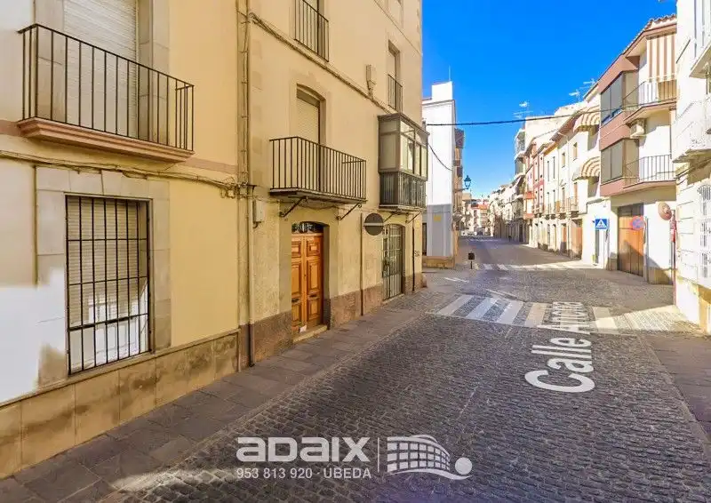 Vista exterior de Casa o xalet en venda en Úbeda amb Terrassa, Traster i Balcó
