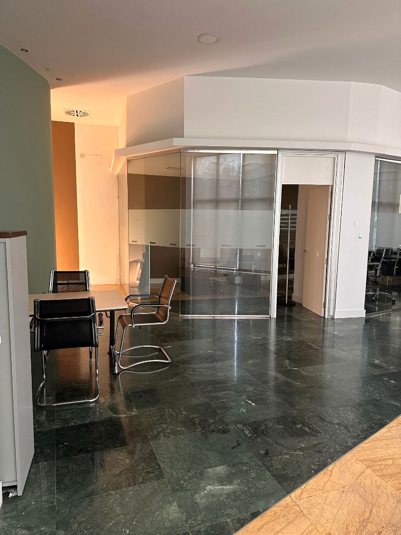 Oficina de alquiler en Pozuelo de Alarcón con Aire acondicionado, Calefacción y Amueblado