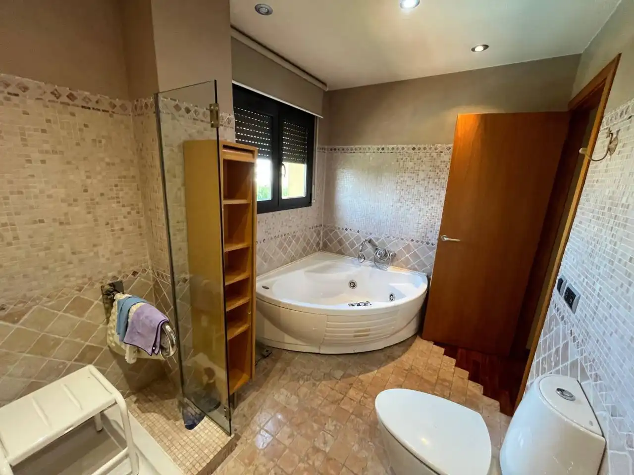 Bathroom of Houses for rent in Girona  with Air Conditioner, Heating and Terrace