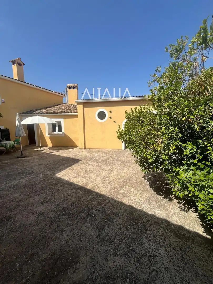 Vista exterior de Casa o xalet en venda en Torrejoncillo del Rey amb Calefacció, Terrassa i Alarma