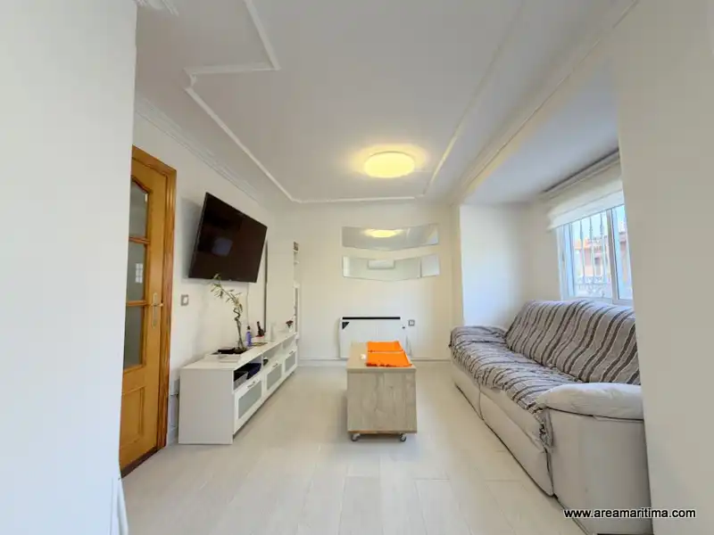 Living room of Flat for rent in Valencia  with Air Conditioner, Furnished and Oven