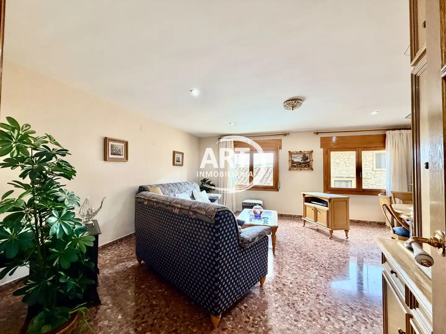 Sala d'estar de Casa o xalet en venda en Cedrillas amb Calefacció, Terrassa i Traster