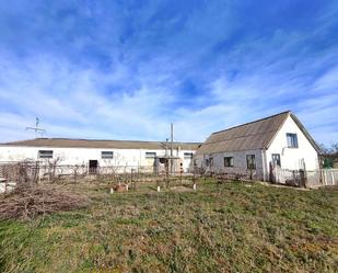 Vista exterior de Casa o xalet en venda en Riego de la Vega amb Calefacció