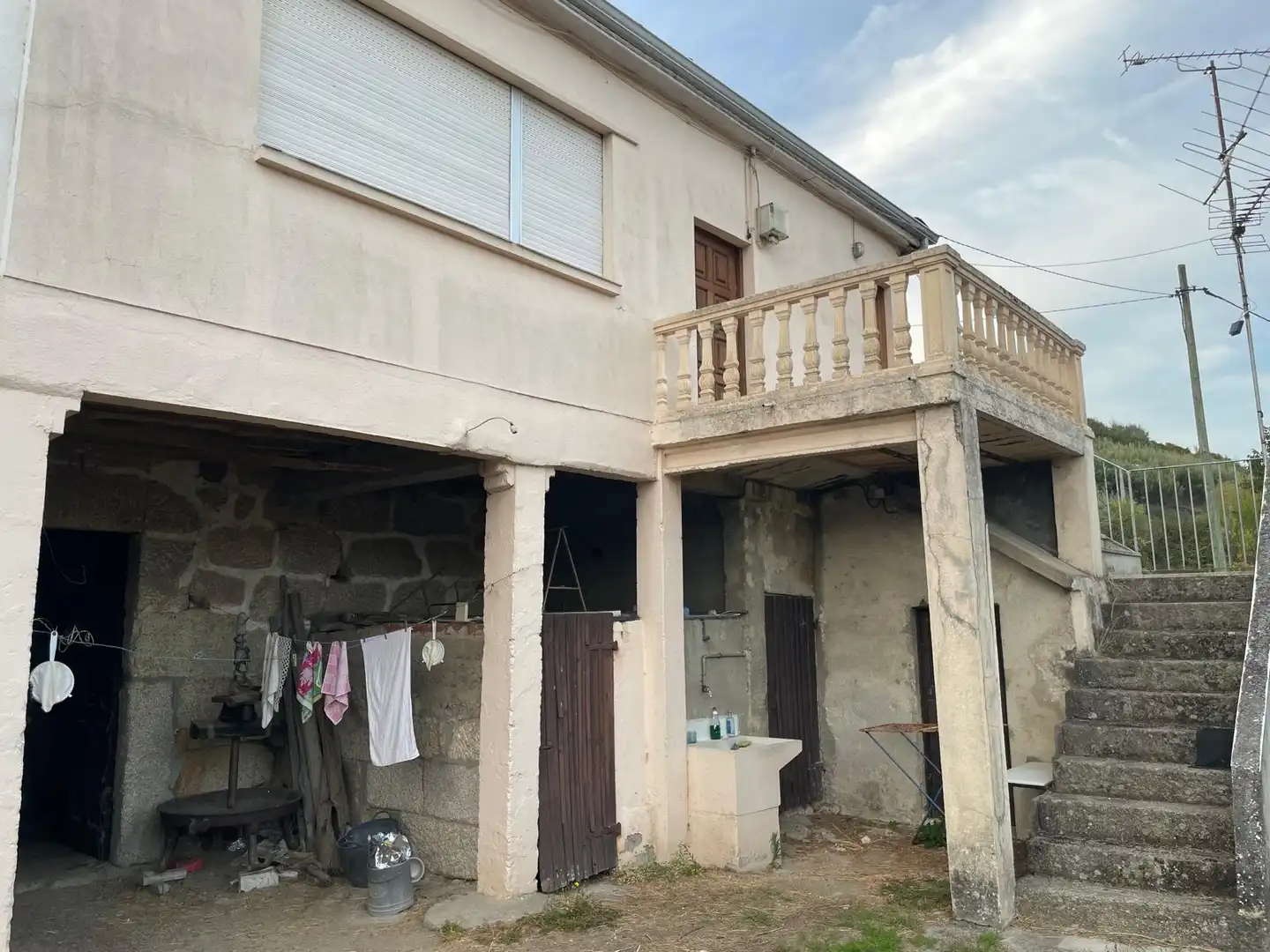 Vista exterior de Finca rústica en venda en Cenlle amb Calefacció, Jardí privat i Parquet