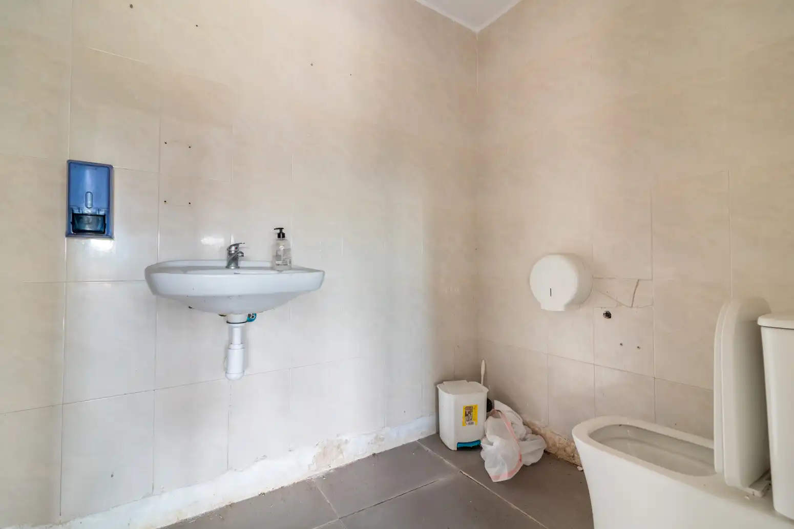 Baño de Local en venta en Puerto de Sagunto