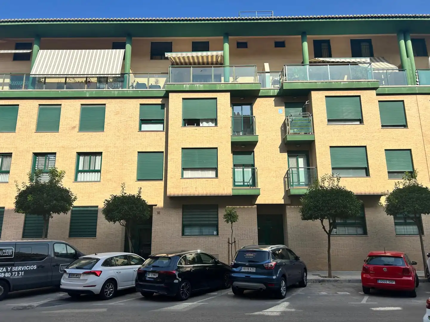 Exterior view of Flat for sale in Silla  with Air Conditioner, Storage room and Swimming Pool