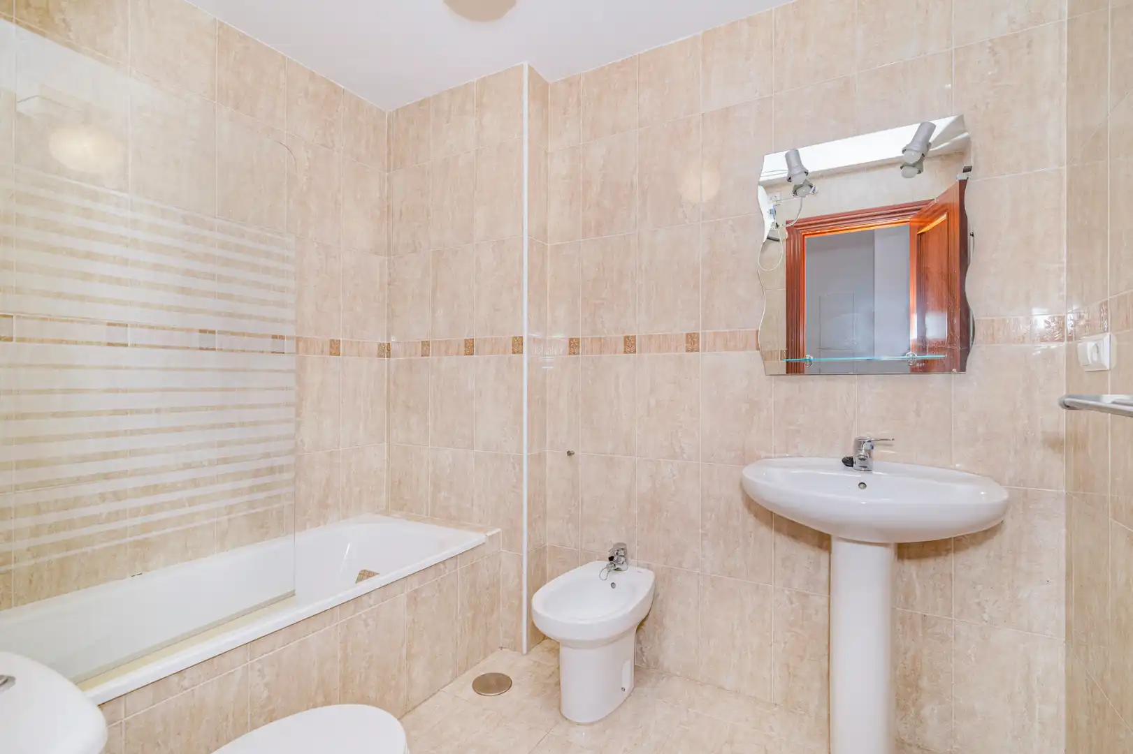 Bany de Apartament en venda en Las Gabias amb Traster i Moblat