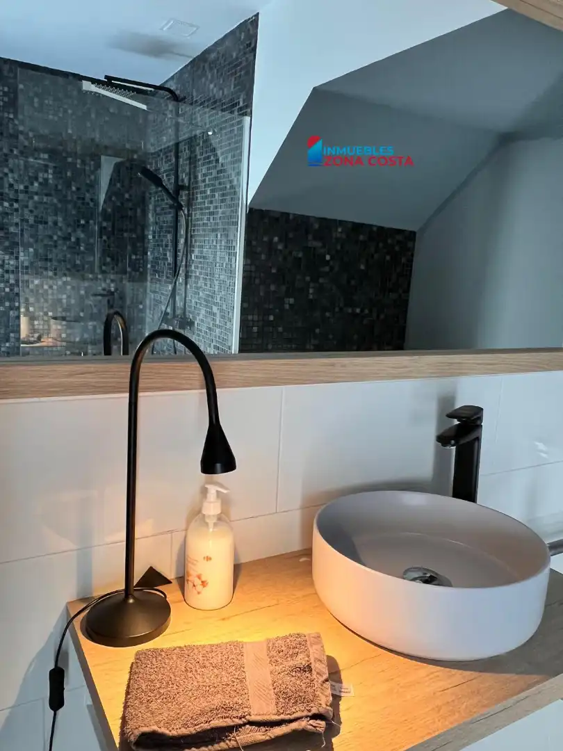 Bathroom of Houses for sale in Valencia  with Air Conditioner, Heating and Terrace