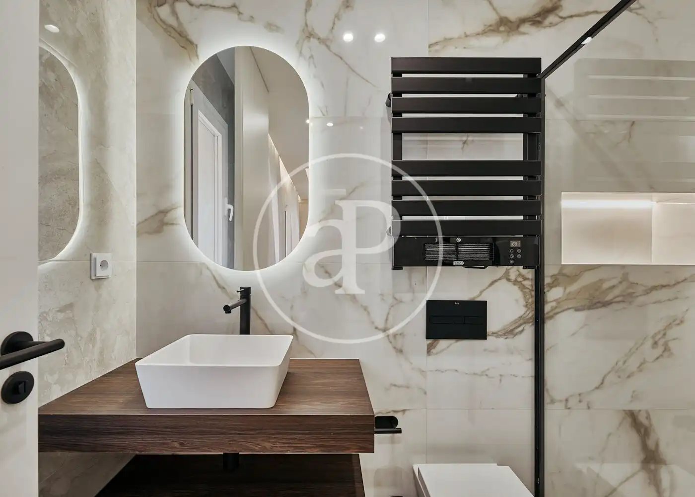 Badezimmer von Wohnung zum Verkauf in Madrid mit Klimaanlage, Heizung und Möbliert