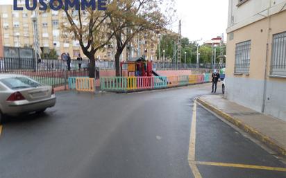 Aparcament de Pis en venda en Torrent amb Moblat, Forn i Balcó