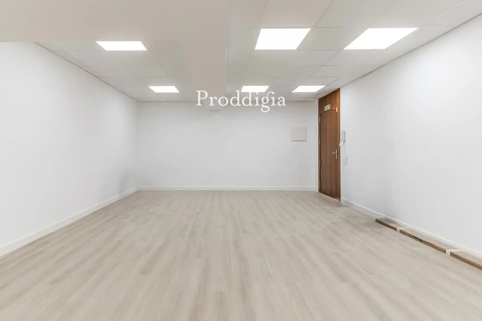 Office for rent in Barcelona  with Air Conditioner, Heating and Alarm