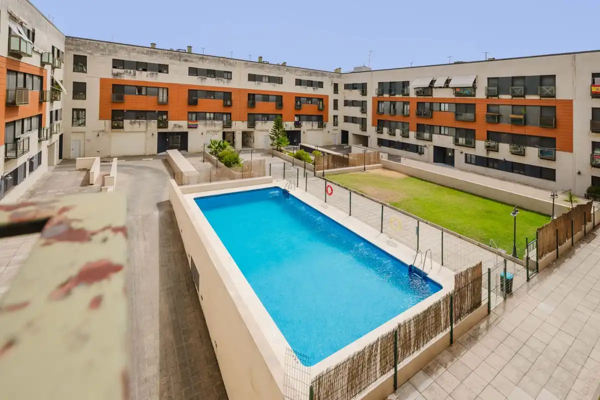 Piscina de Piso en venta en Camas con Aire acondicionado, Calefacción y Piscina