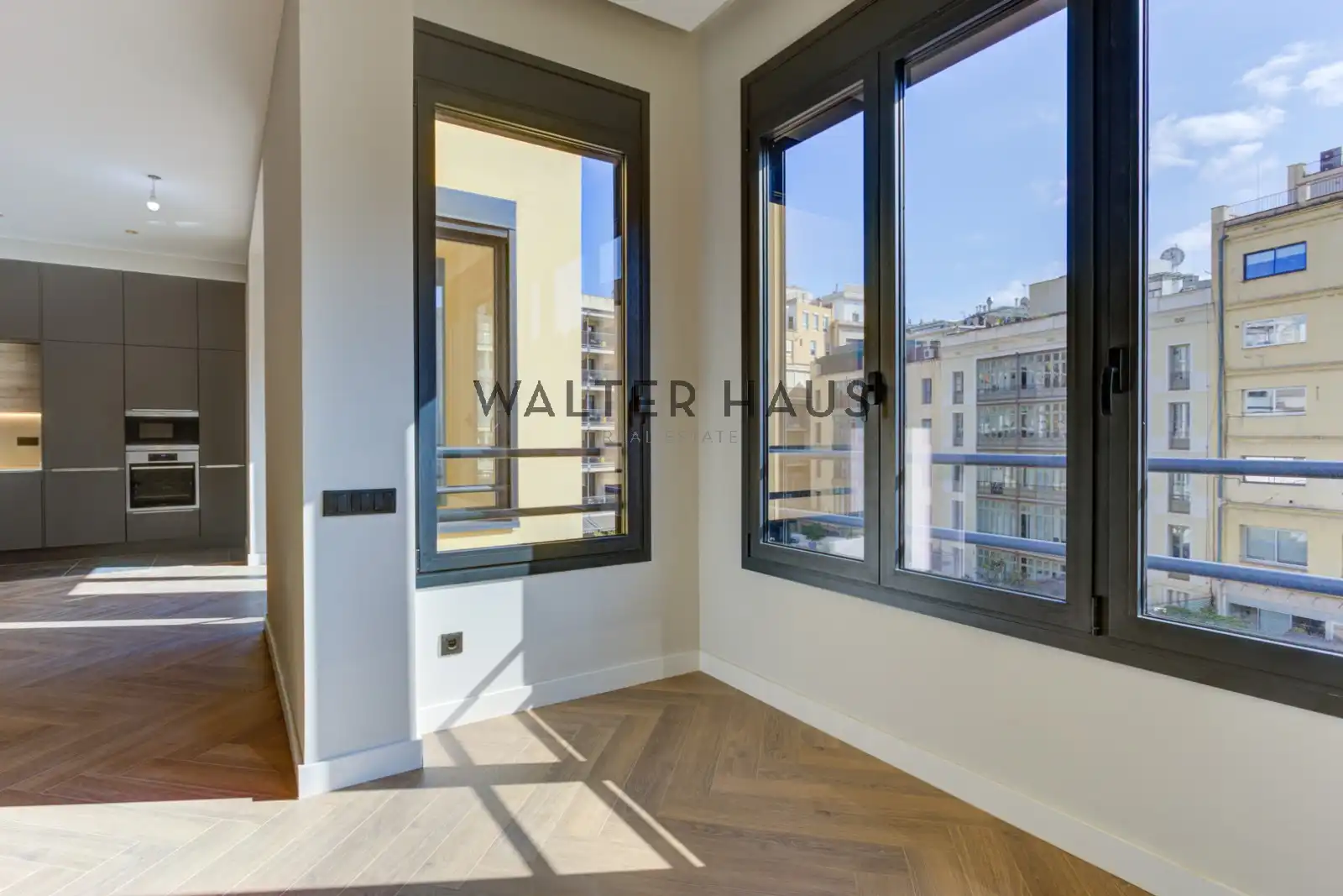 Balcony of Flat for sale in Barcelona  with Air Conditioner, Heating and Oven