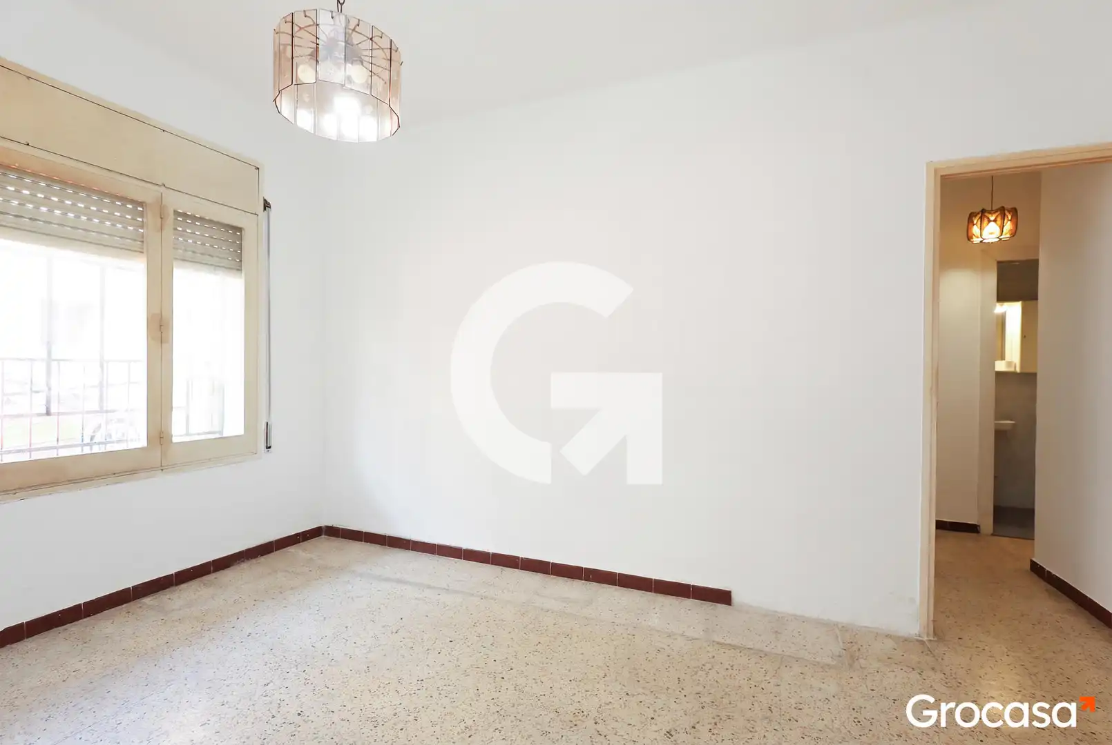 Schlafzimmer von Erdgeschoss zum Verkauf in Gavà mit Ofen