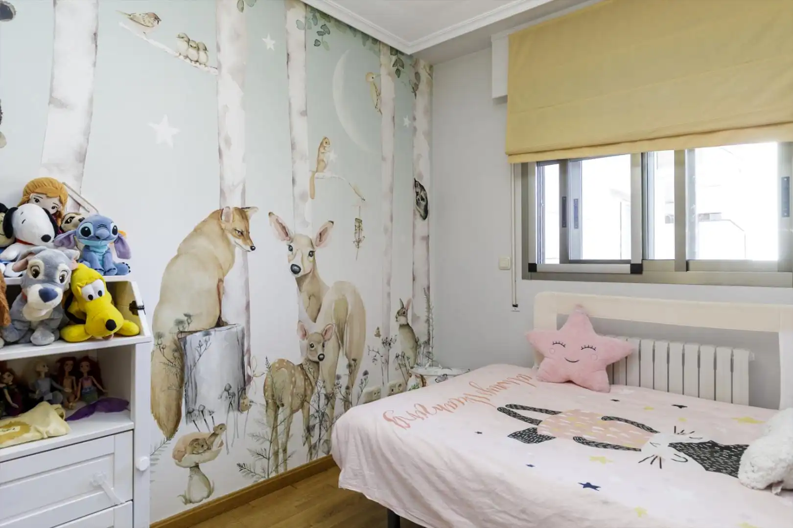 Bedroom of Flat for sale in Zaragoza  with Terrace, Storage room and Swimming Pool