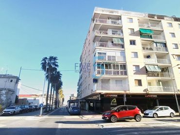 Piso con balcón en venta en Santa Pola ciudad
