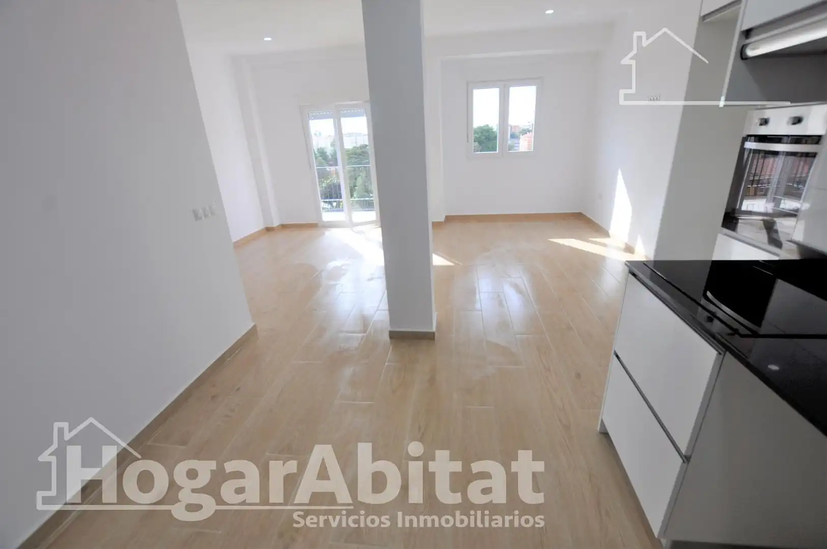 Living room of Flat for sale in Valencia  with Balcony