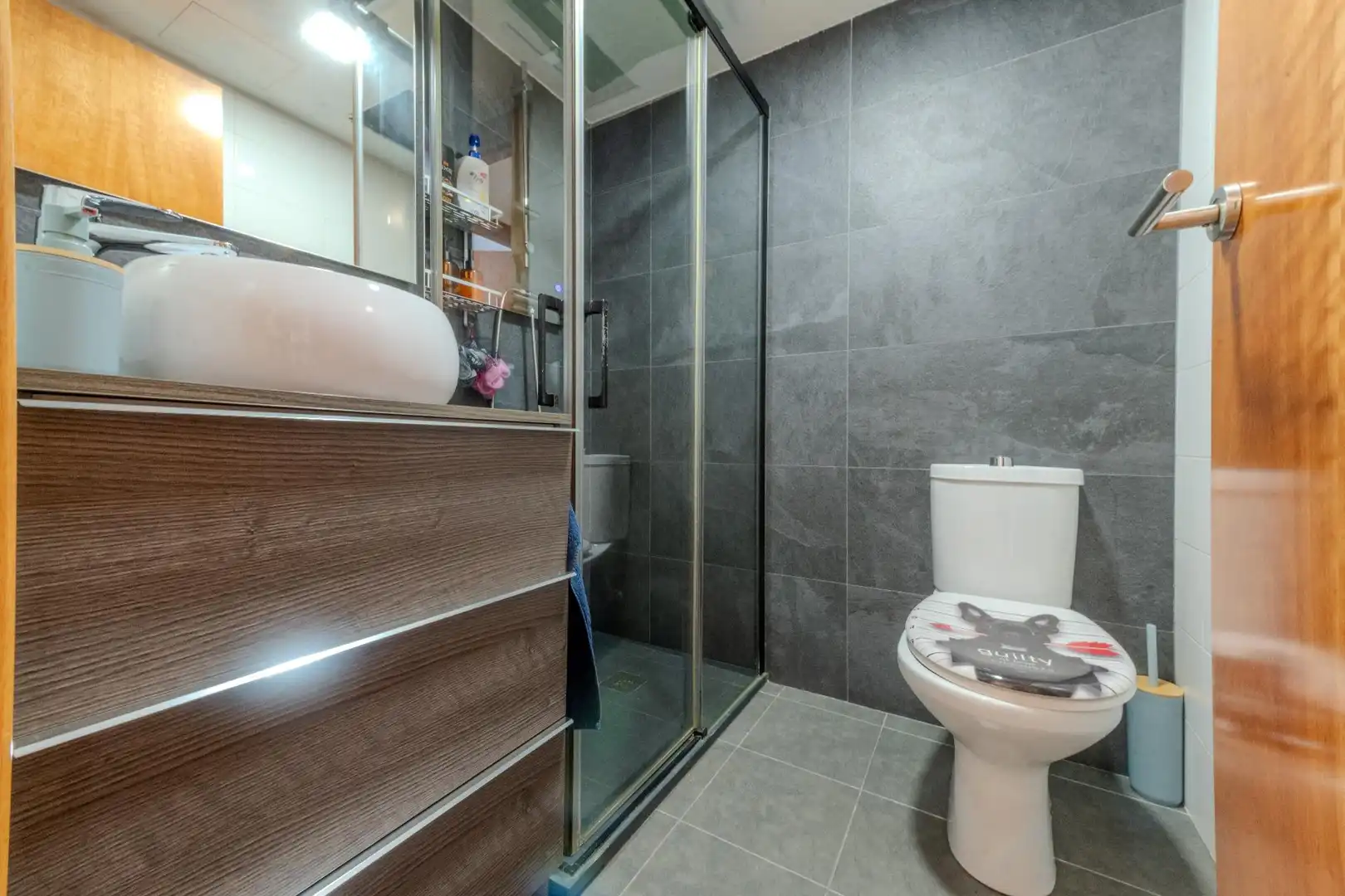 Baño de Planta baja en venta en Sabadell con Aire acondicionado, Calefacción y Jardín privado